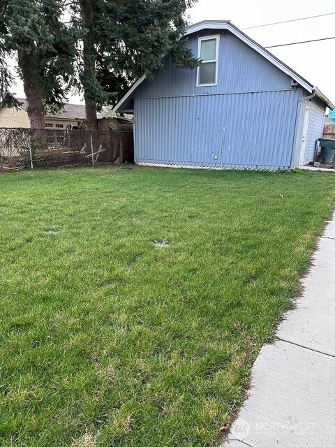 2326 Mcdougall Avenue Property Photo 37