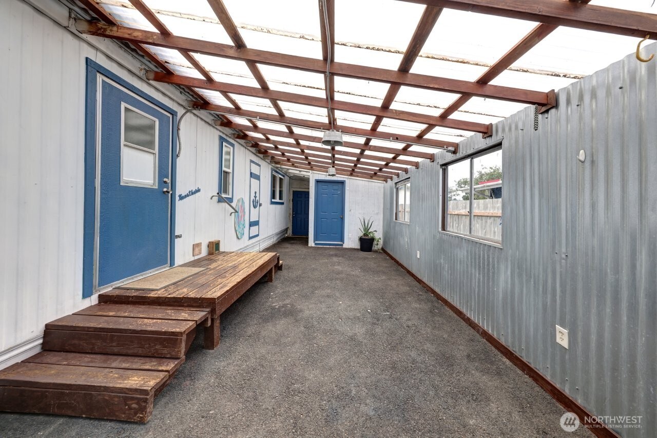 1506 266th Place Property Photo 6