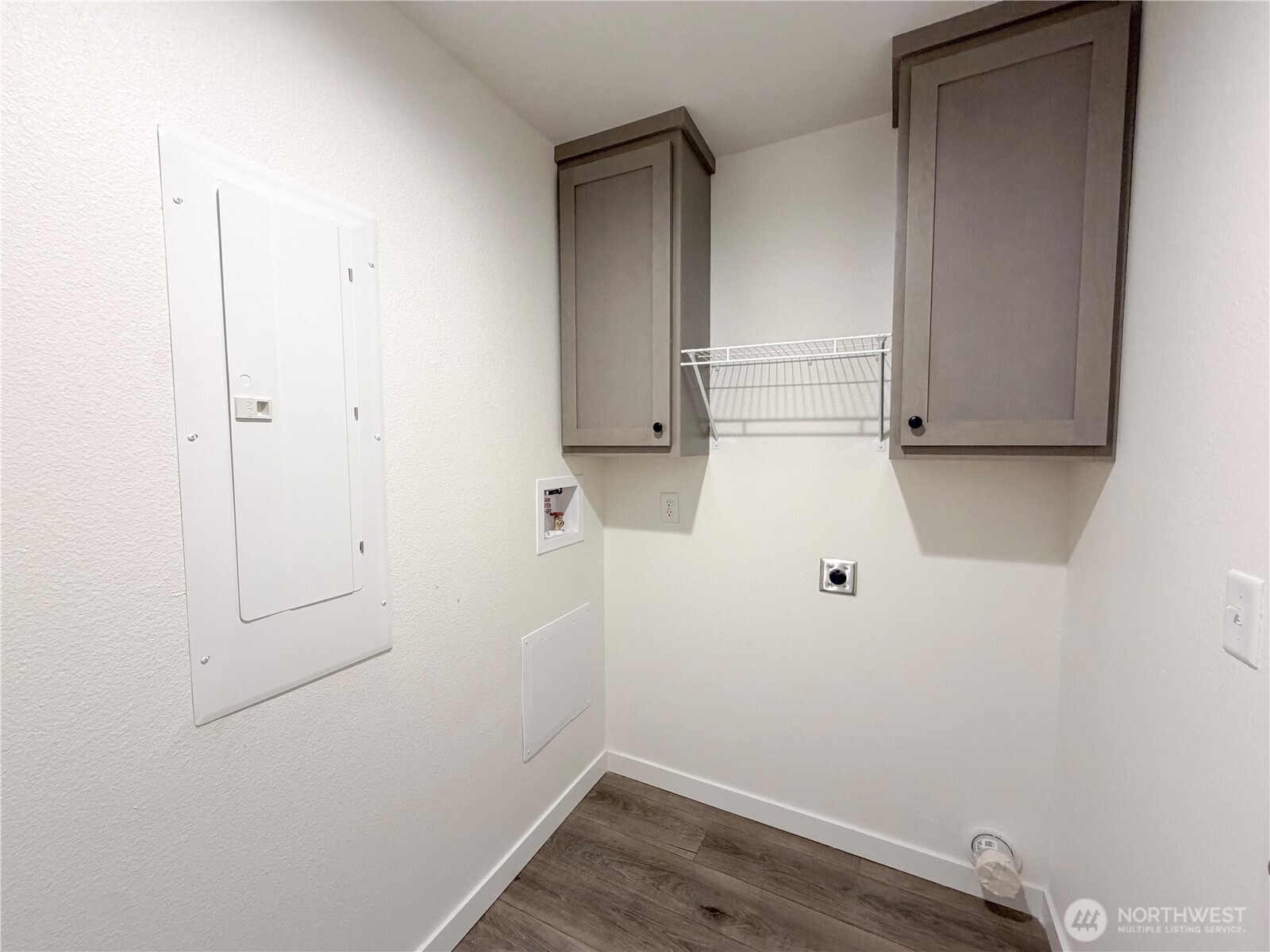 713 B Street Property Photo 6