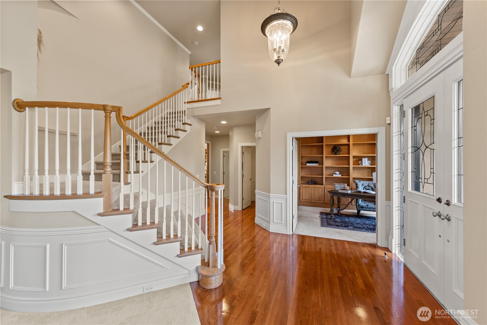 818 Windsor Drive Property Photo 8