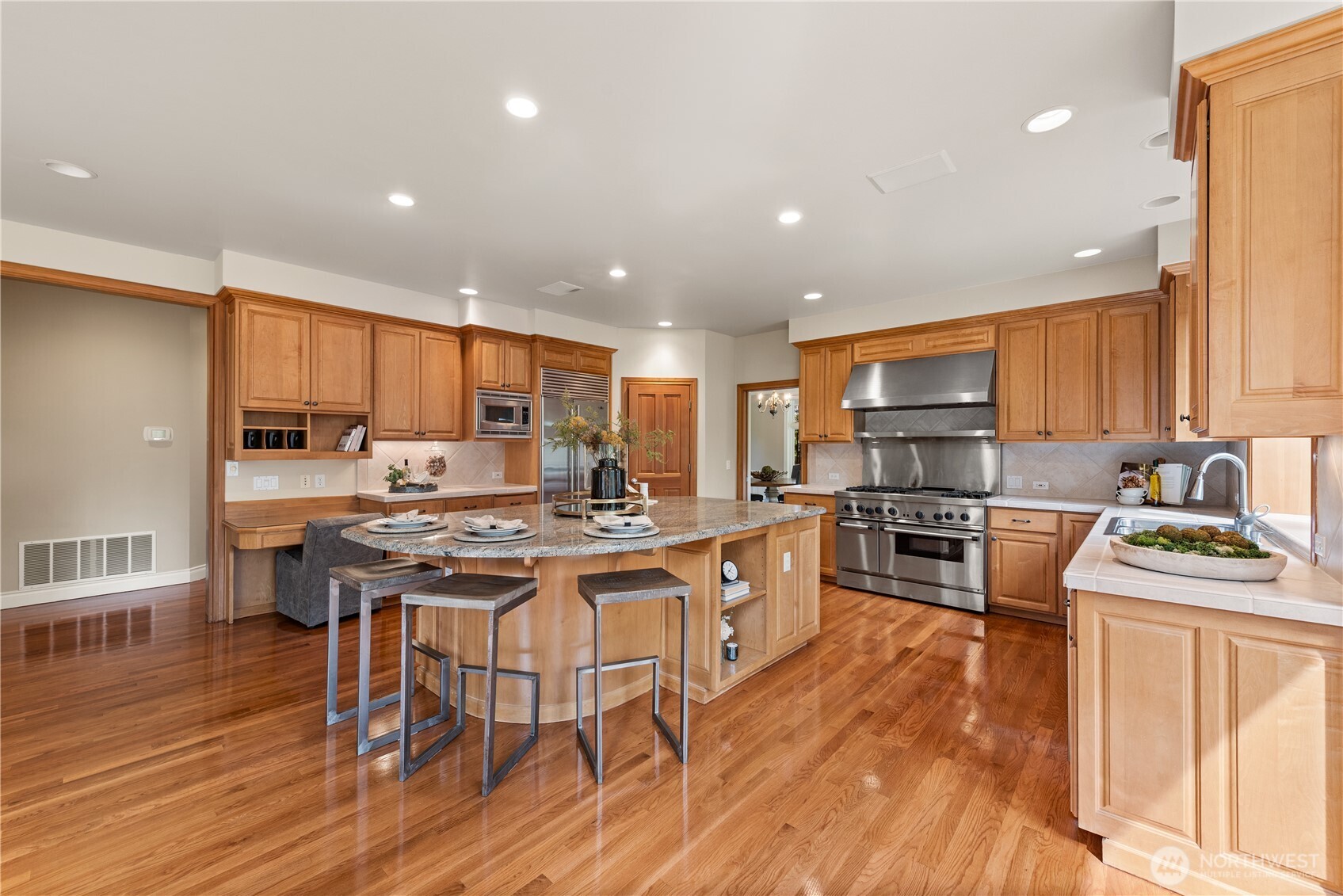 818 Windsor Drive Property Photo 16
