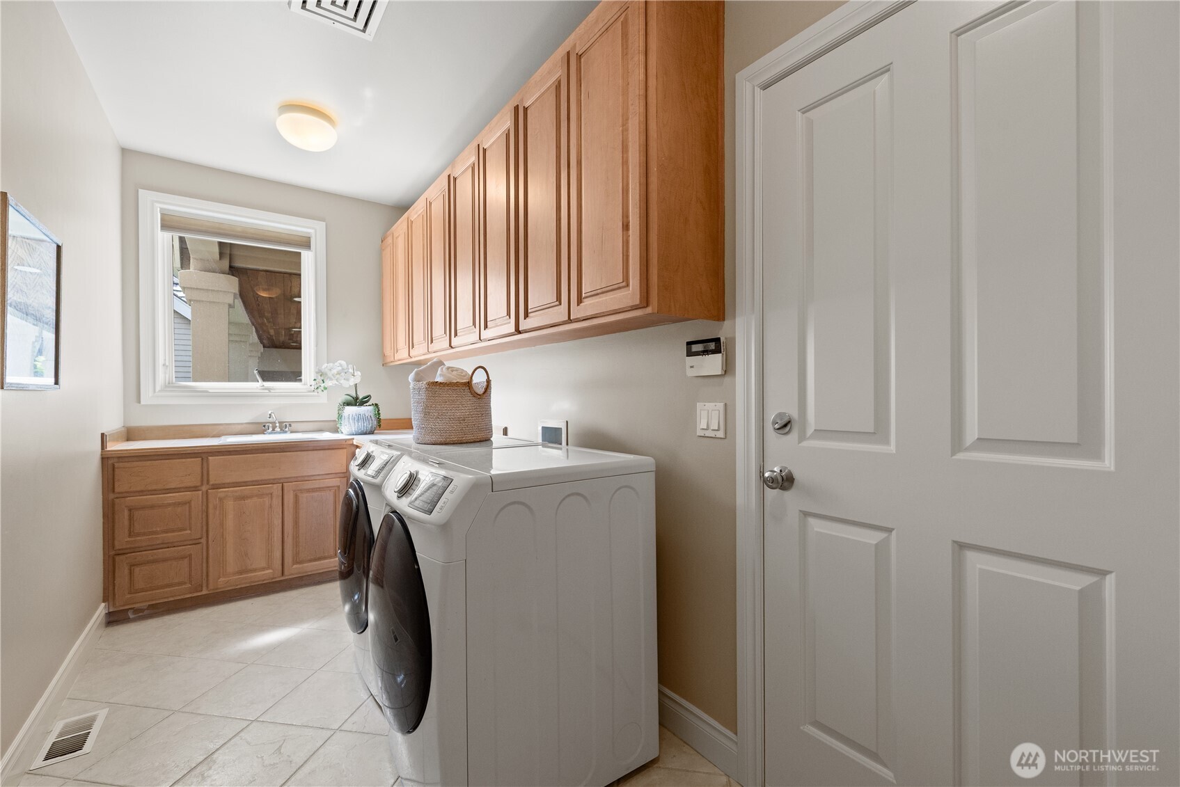 818 Windsor Drive Property Photo 19