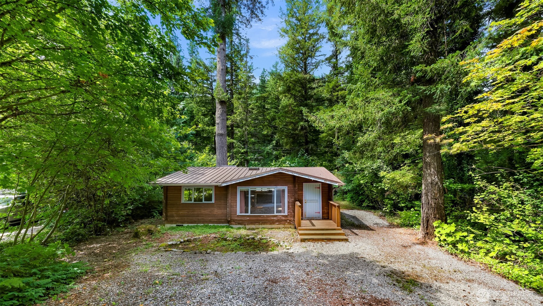 6105 Poppy Court Property Photo 2