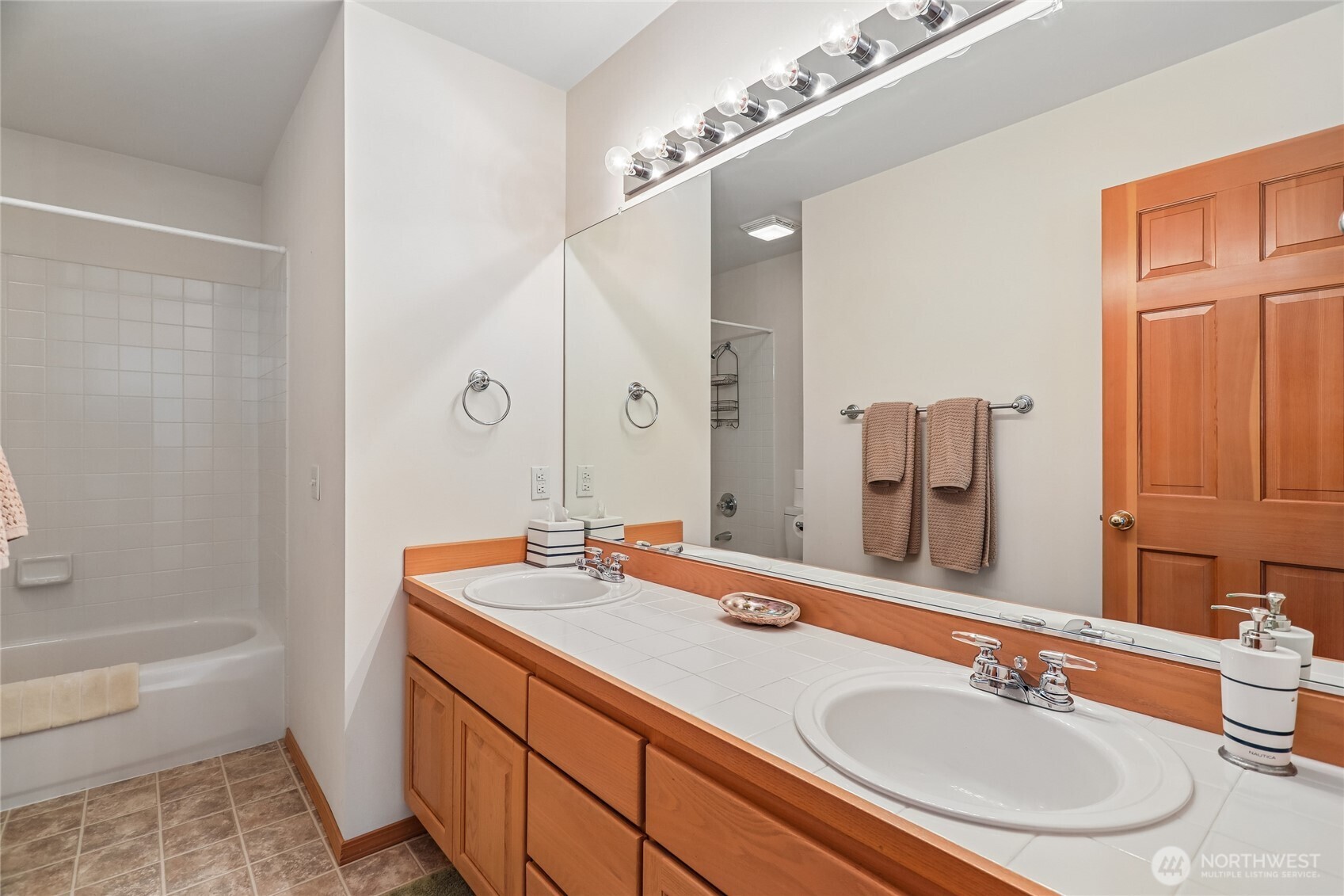 2331 Olympia Avenue Property Photo 25