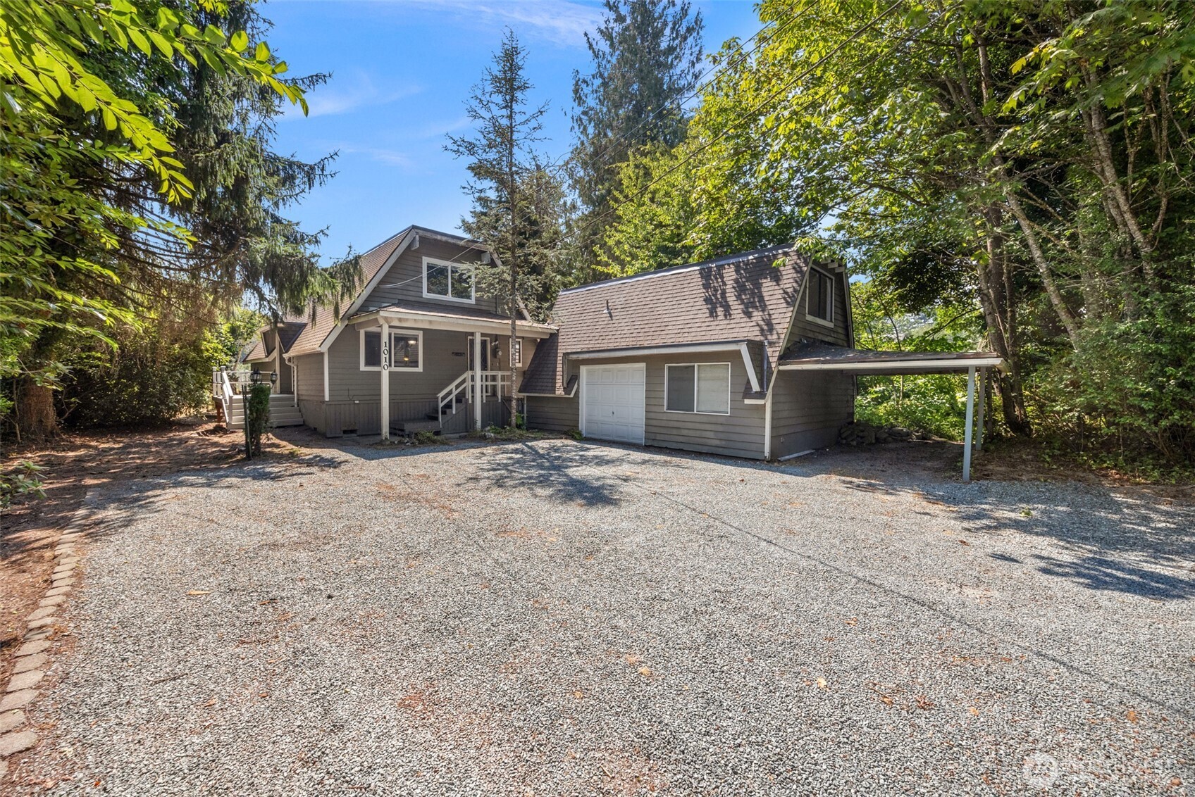 1010 Dyer Road Property Photo 7