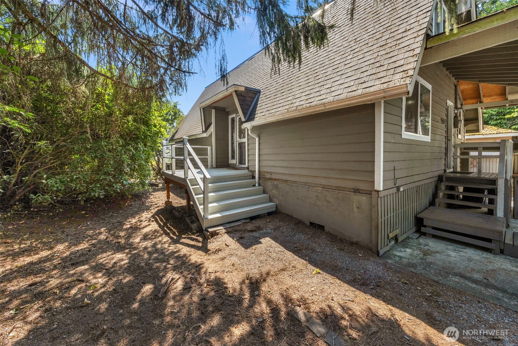 1010 Dyer Road Property Photo 8