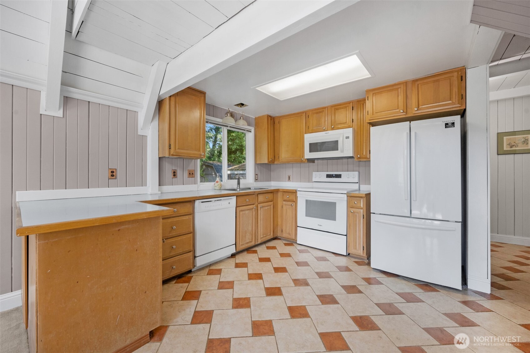 1010 Dyer Road Property Photo 16