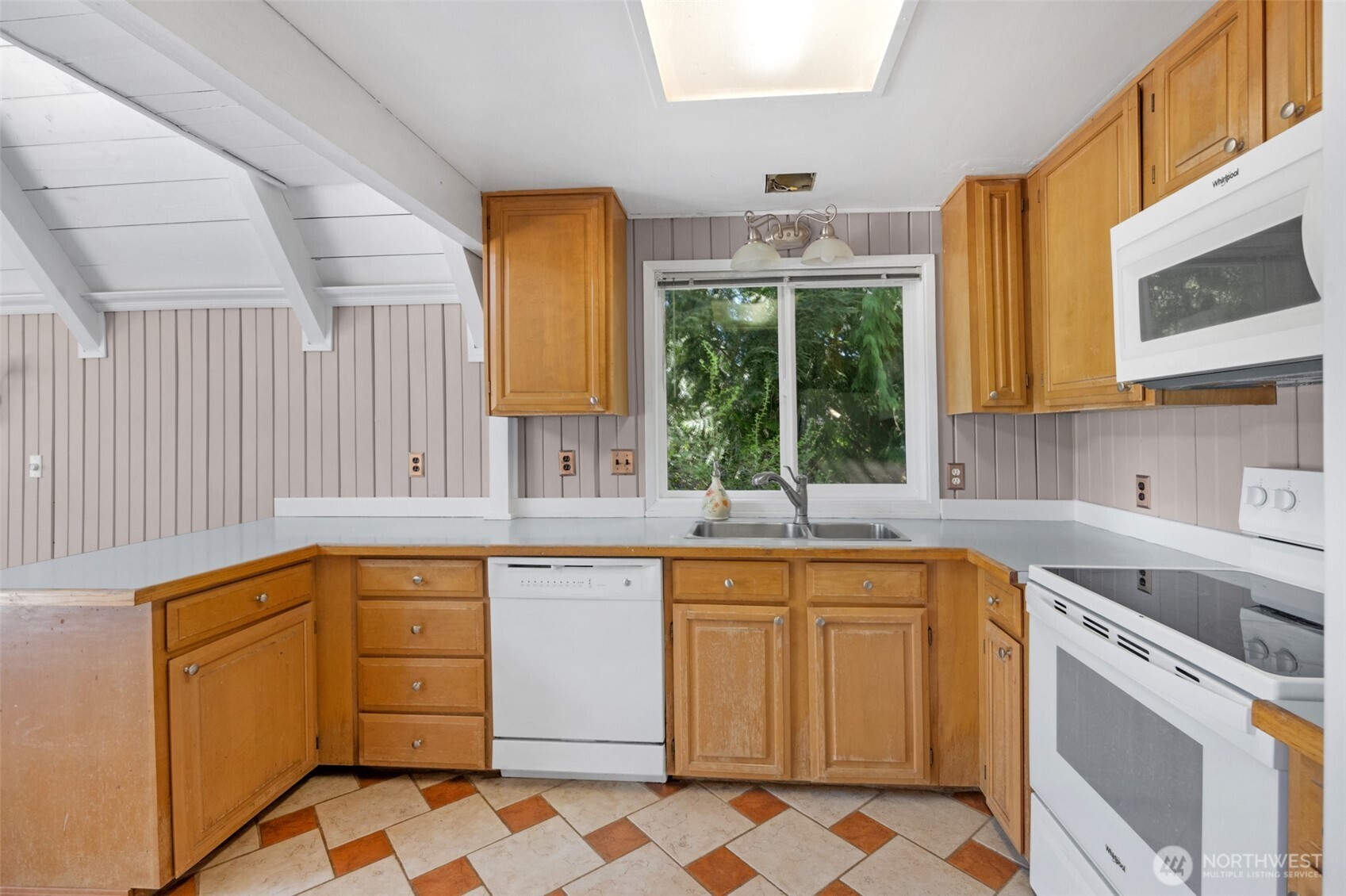 1010 Dyer Road Property Photo 17