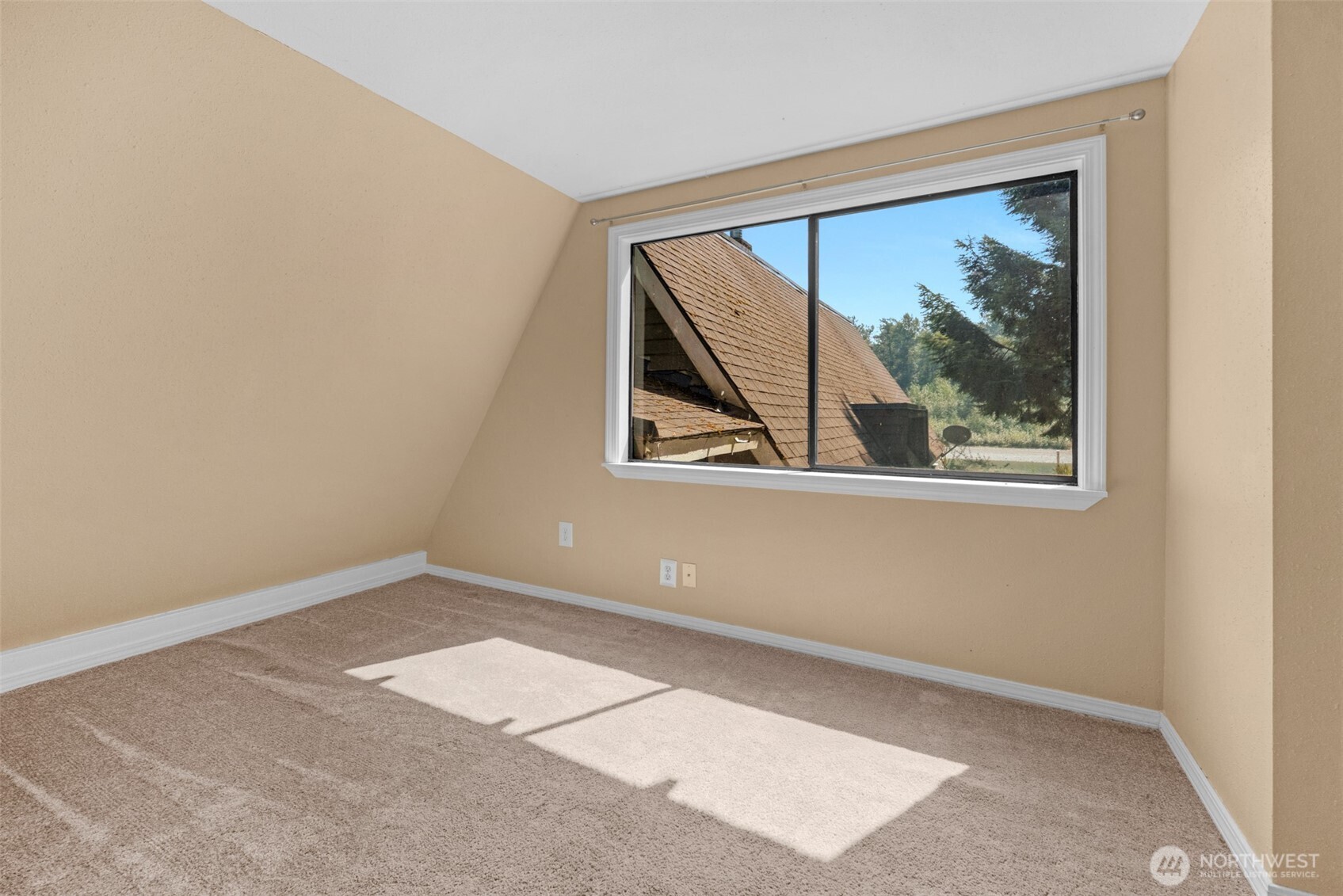 1010 Dyer Road Property Photo 31