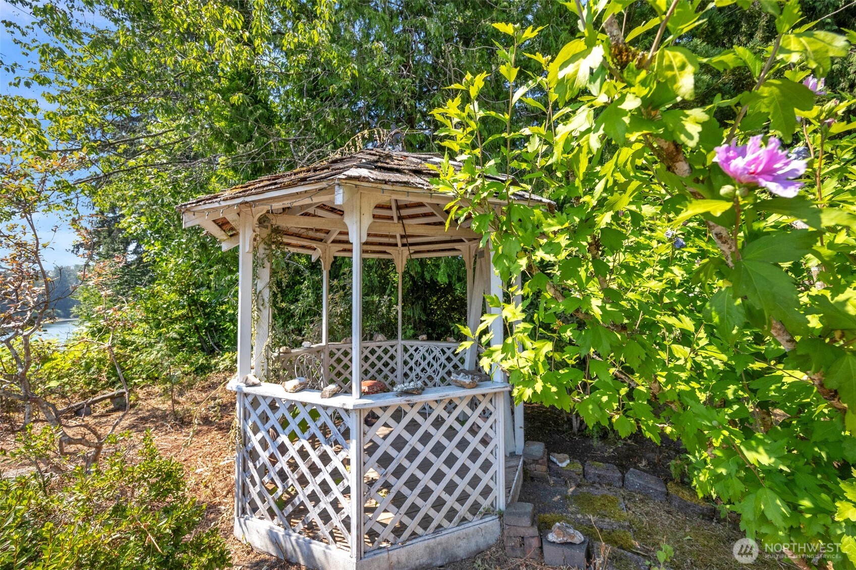 1010 Dyer Road Property Photo 32