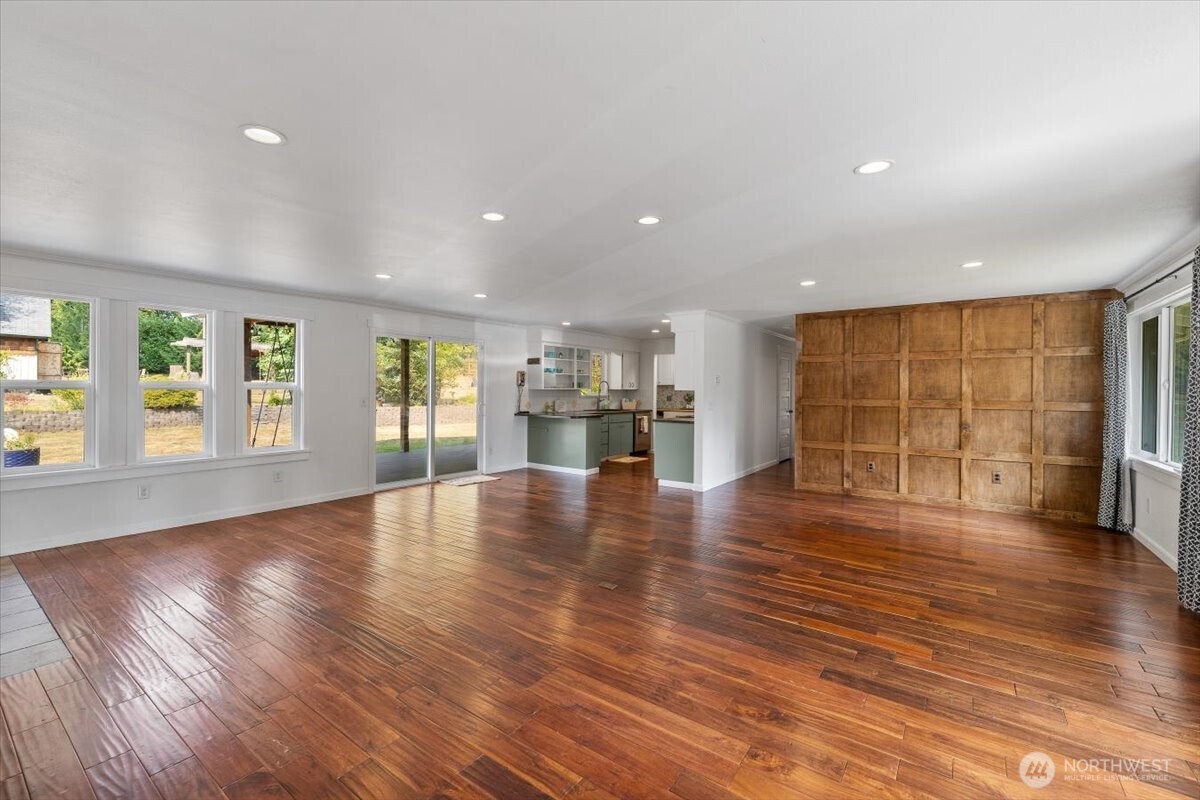 17909 Trombley Road Property Photo 7