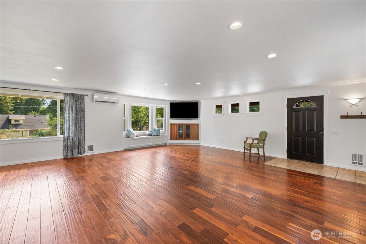 17909 Trombley Road Property Photo 8