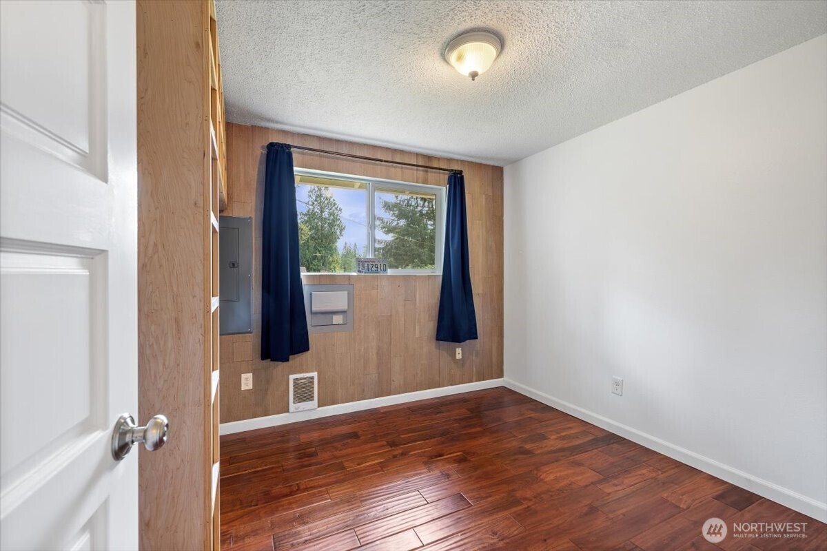 17909 Trombley Road Property Photo 16
