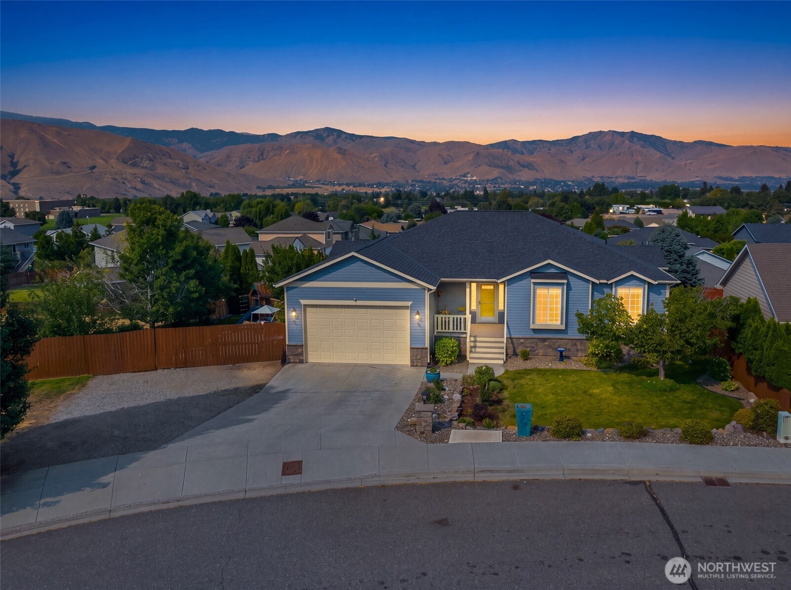 154 S Meadowbrook Lane Property Photo 1