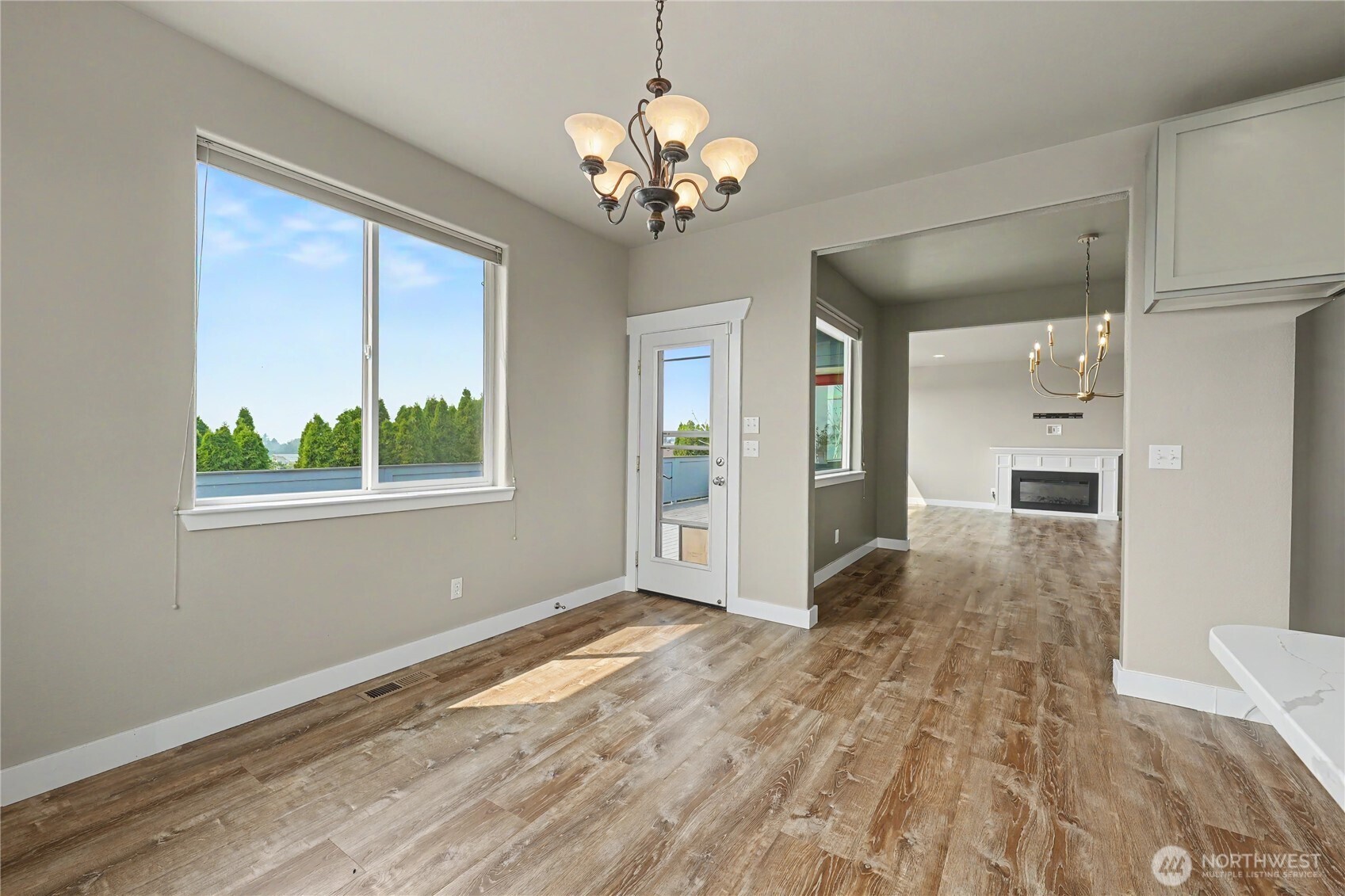 154 S Meadowbrook Lane Property Photo 8