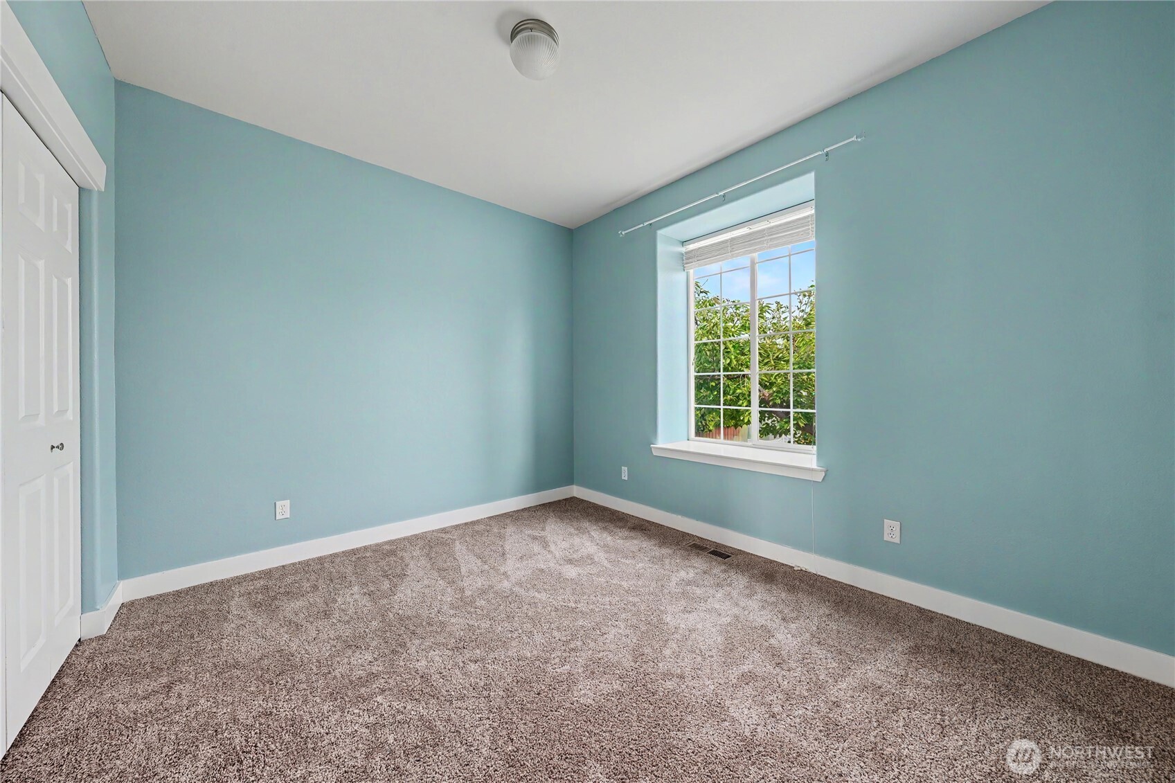 154 S Meadowbrook Lane Property Photo 20