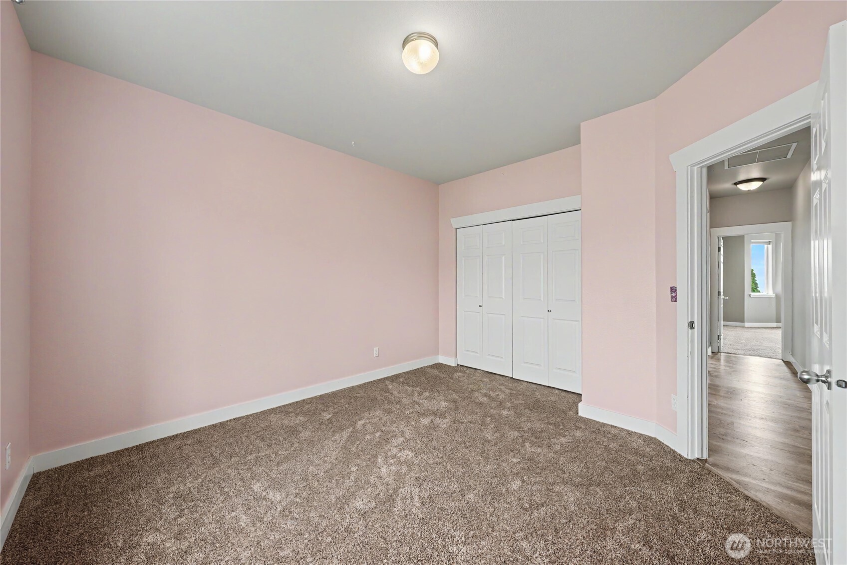 154 S Meadowbrook Lane Property Photo 22