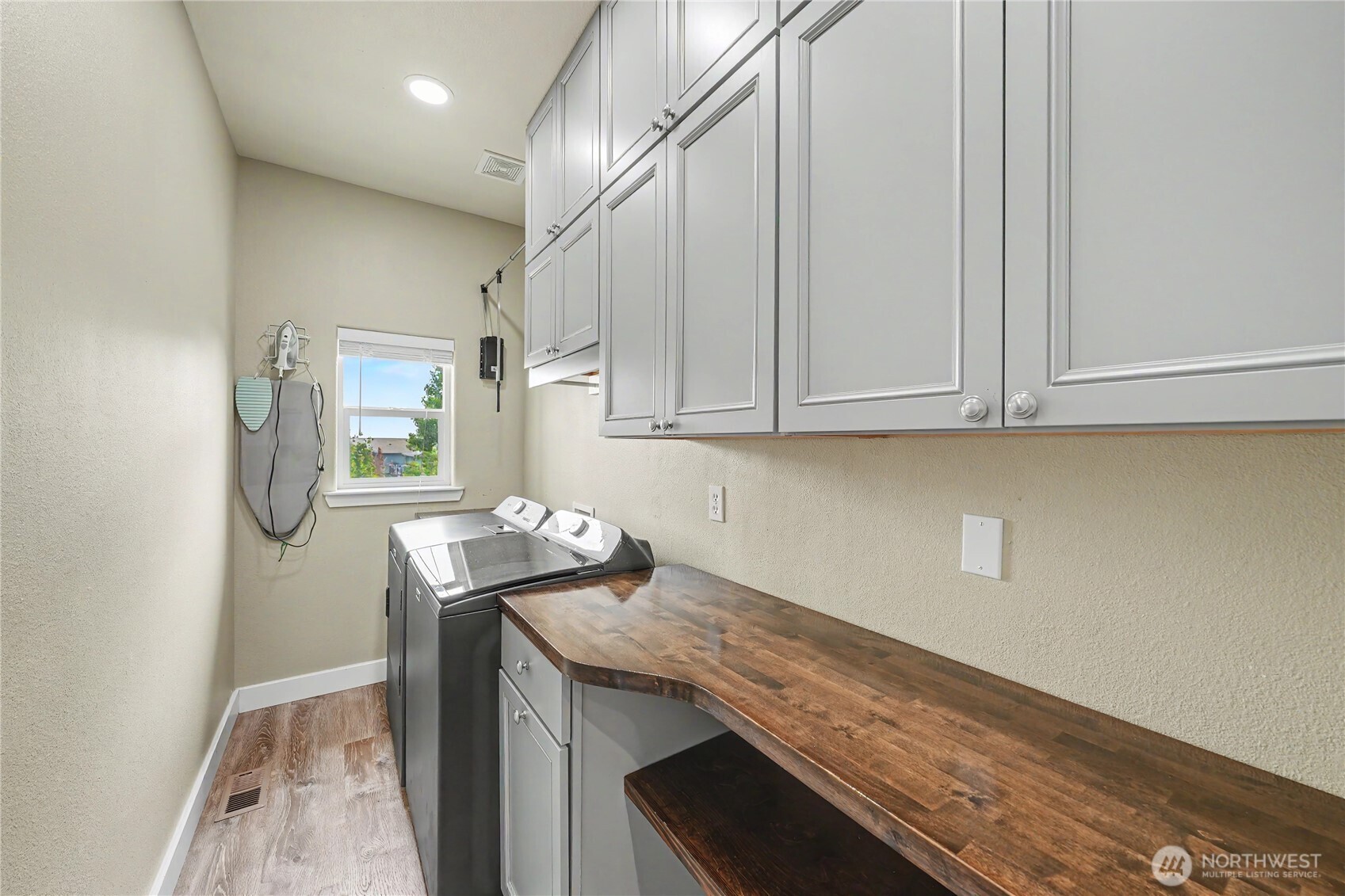 154 S Meadowbrook Lane Property Photo 23
