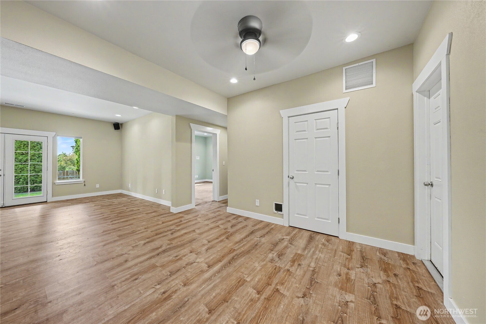154 S Meadowbrook Lane Property Photo 25