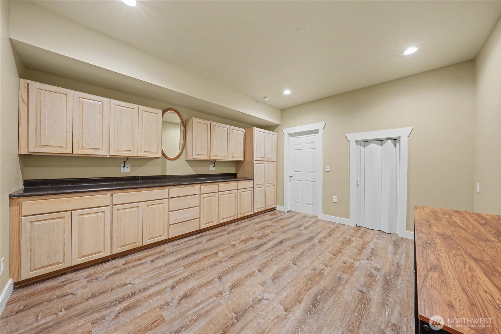 154 S Meadowbrook Lane Property Photo 29