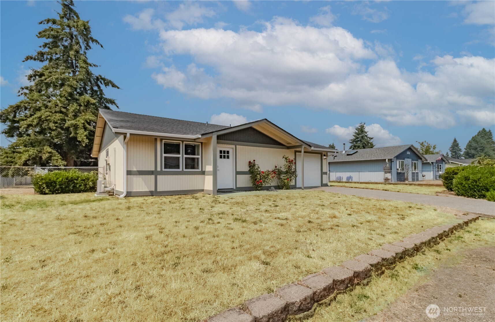 17520 6th Ave Ct E Property Photo 3