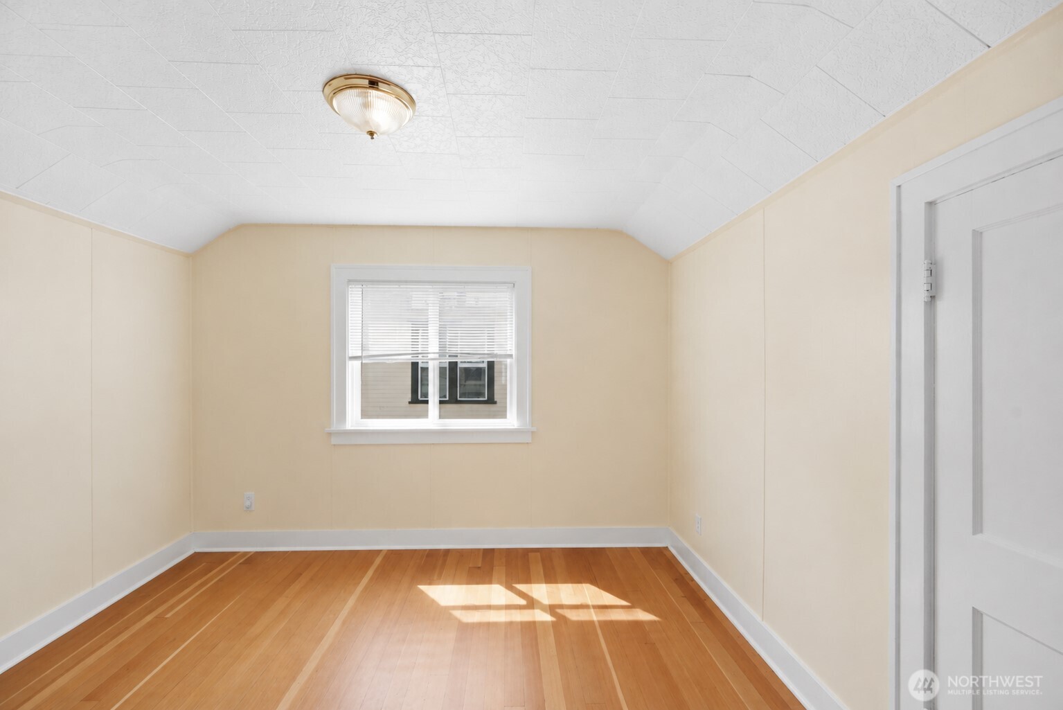 1515 Lombard Avenue Property Photo 23