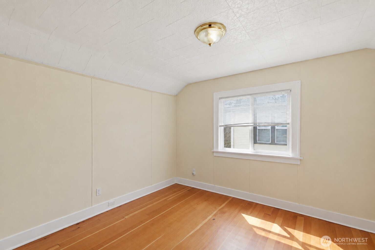 1515 Lombard Avenue Property Photo 24