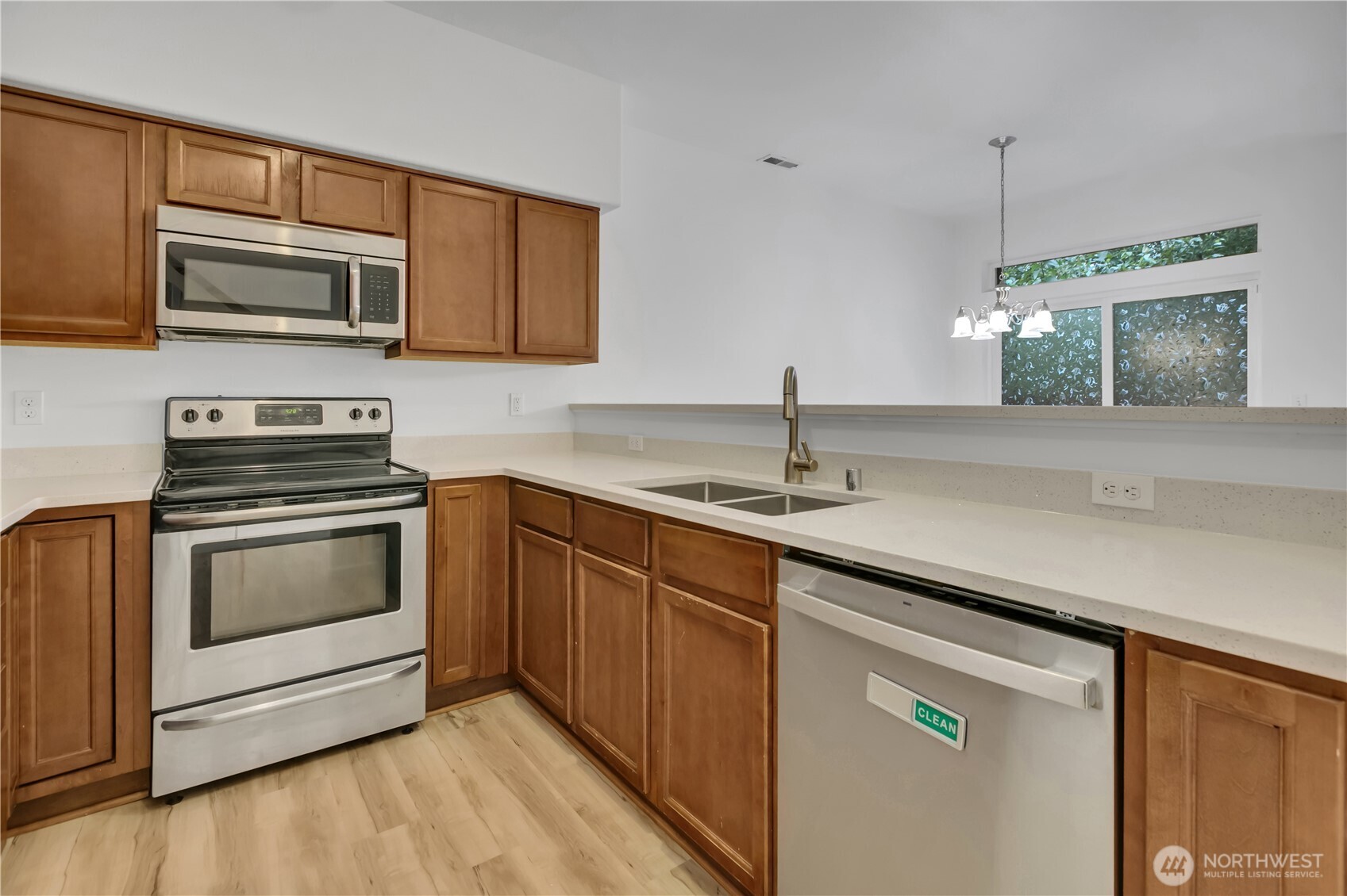 115 60th Street Property Photo 11