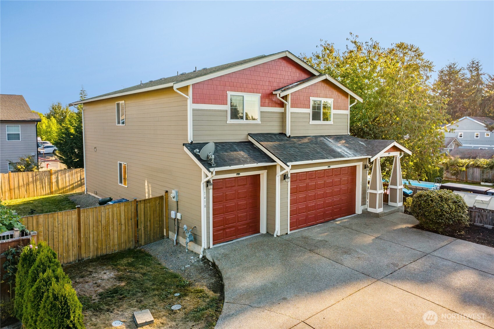 1418 E 68th Street Ct Property Photo 3