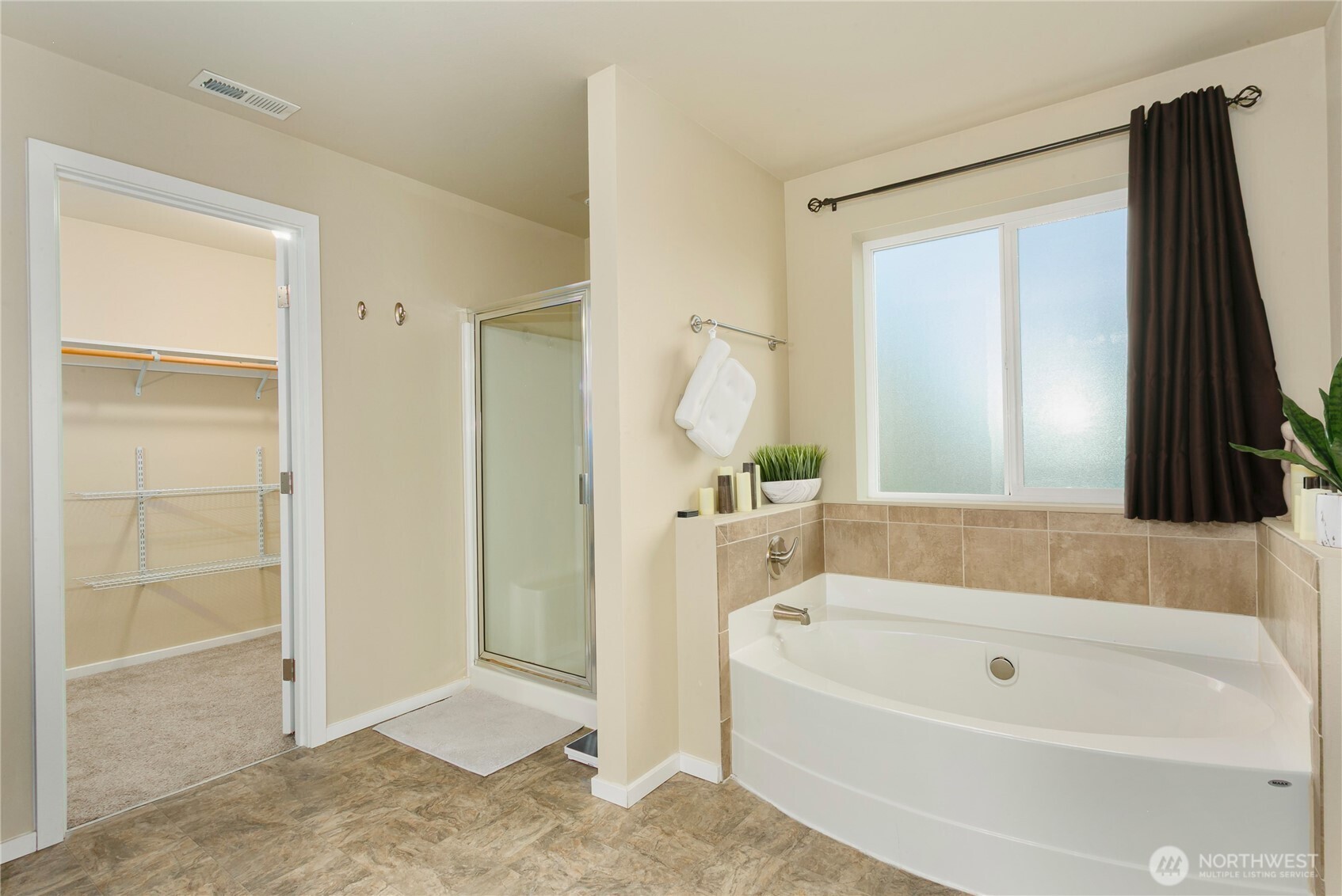 1418 E 68th Street Ct Property Photo 23