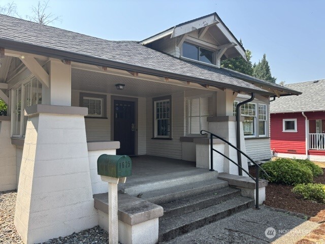 1625 4th Avenue Property Photo 2