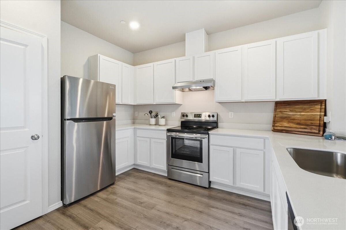 3244 Juno Court B Property Photo 13