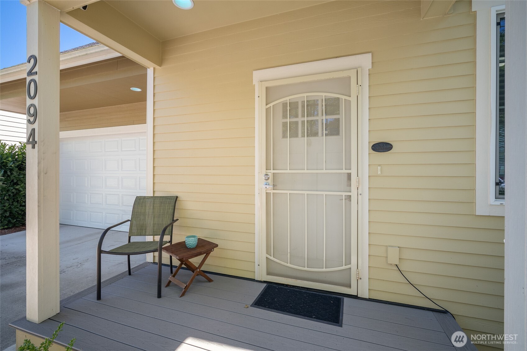 2094 Calico Loop Property Photo 4