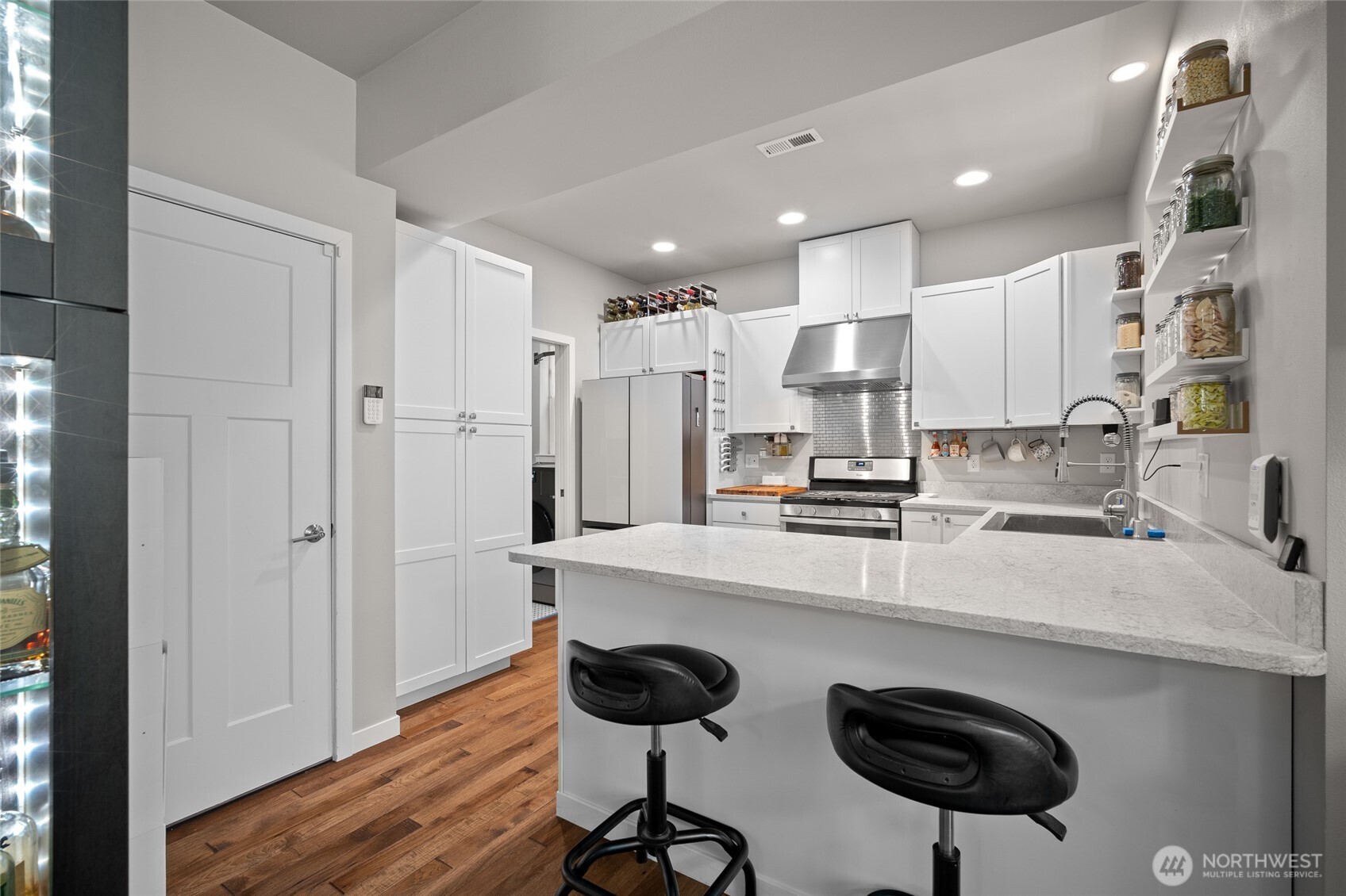 2094 Calico Loop Property Photo 14