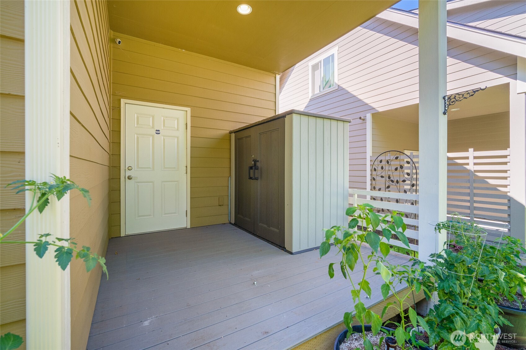 2094 Calico Loop Property Photo 34