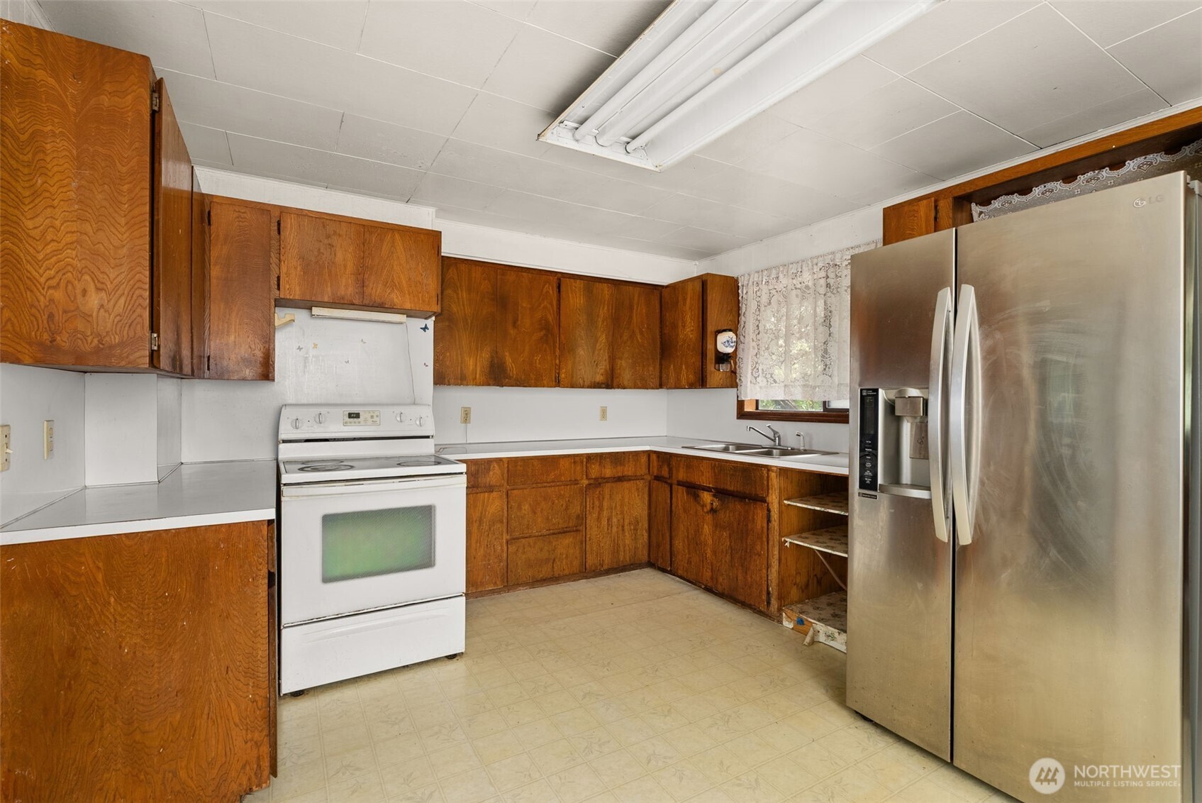 802 S Montesano Street Property Photo 12