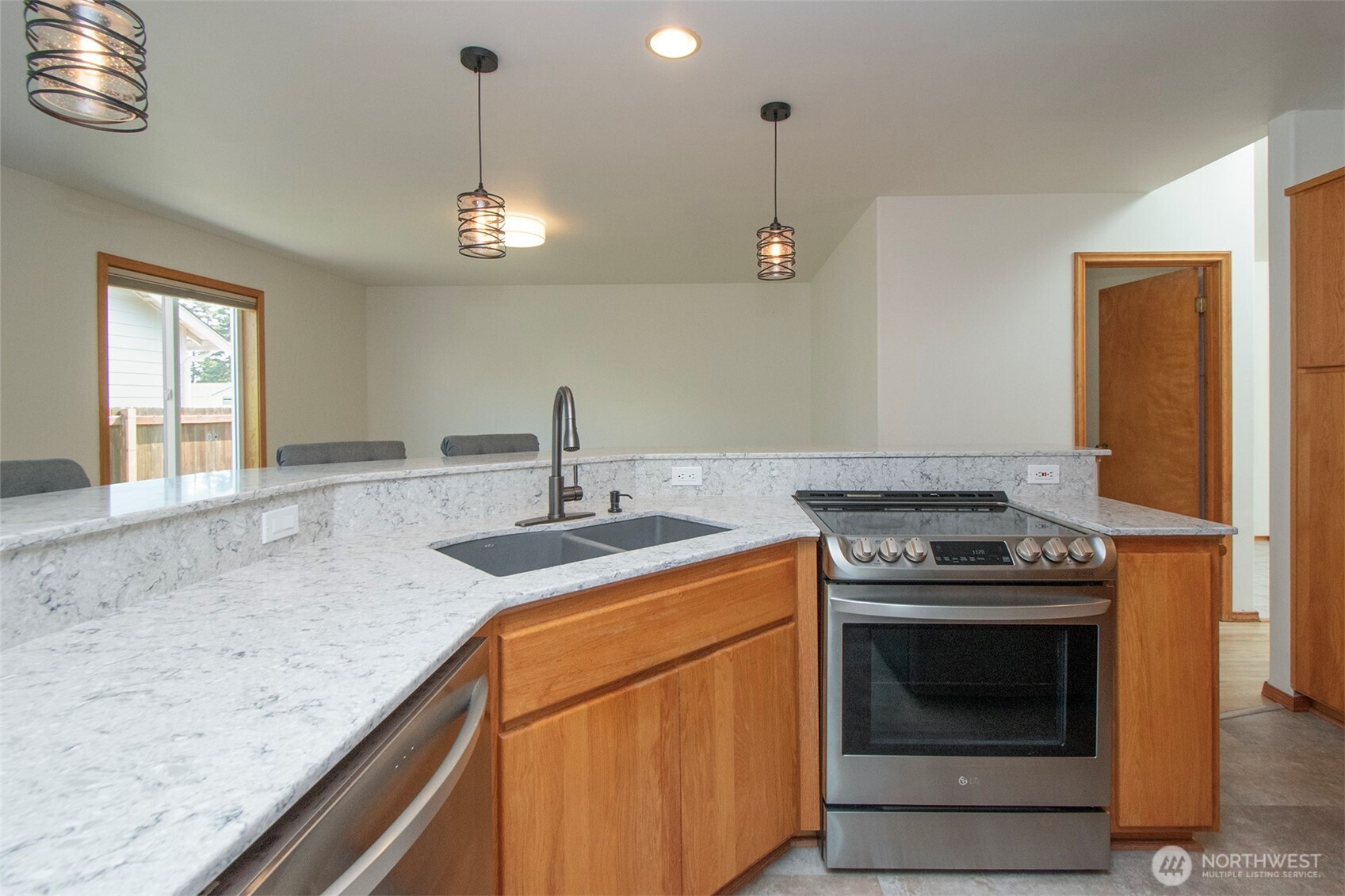 716 S N Street Property Photo 15
