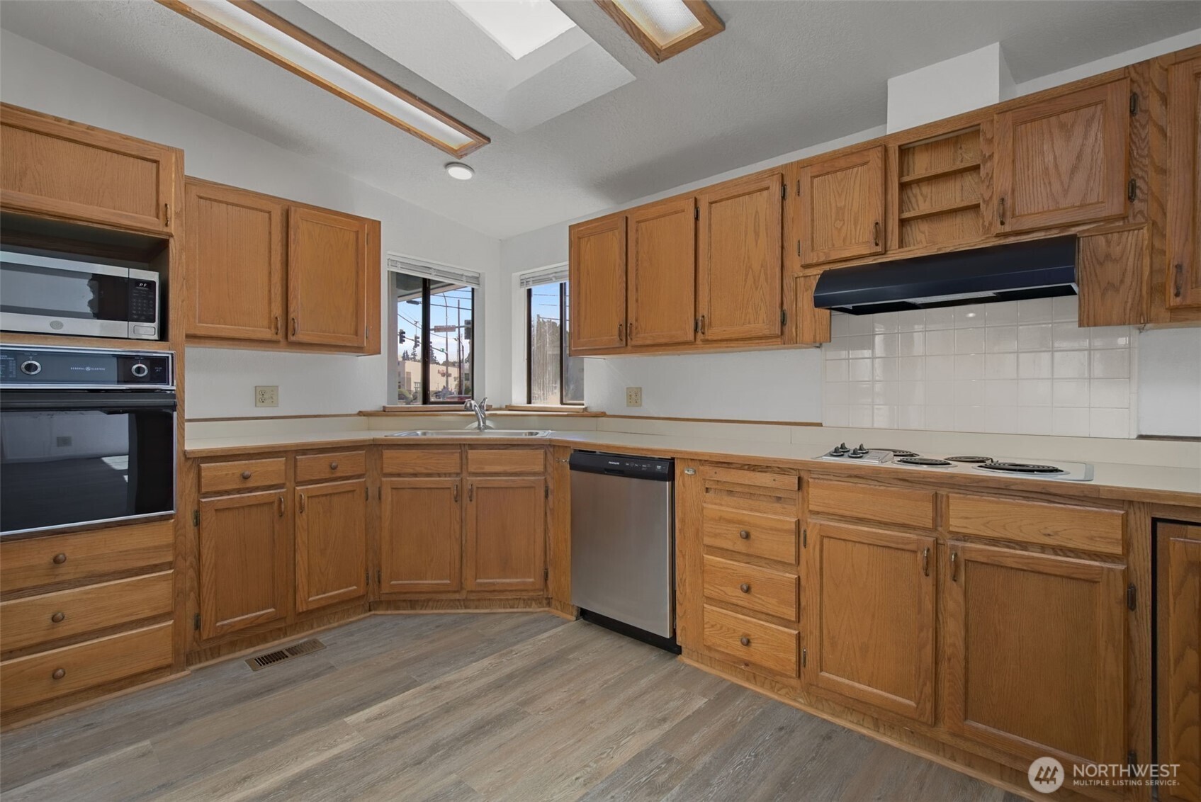 9810 State Avenue 38 Property Photo 7