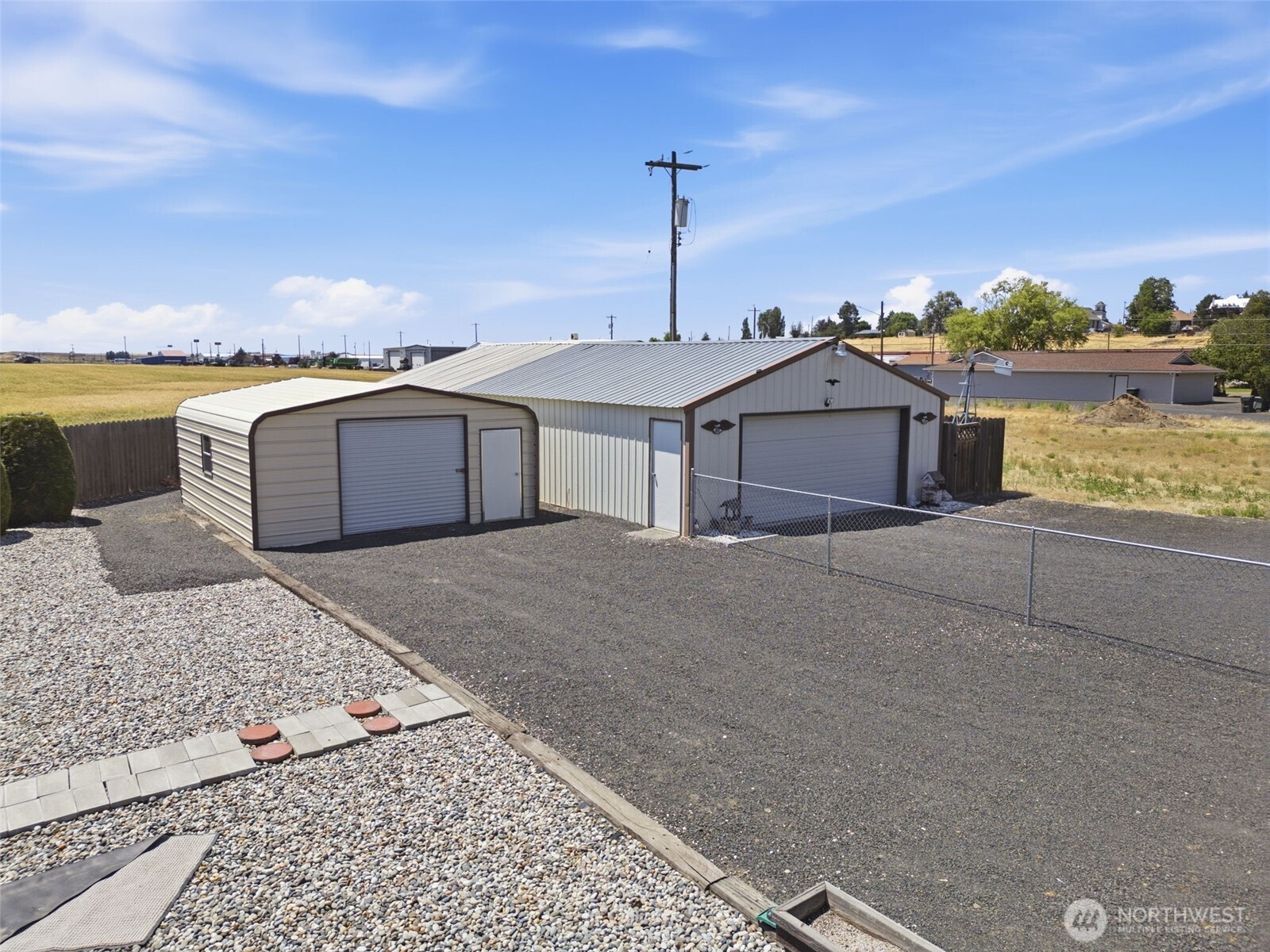 204 S Lewis Street Property Photo 4