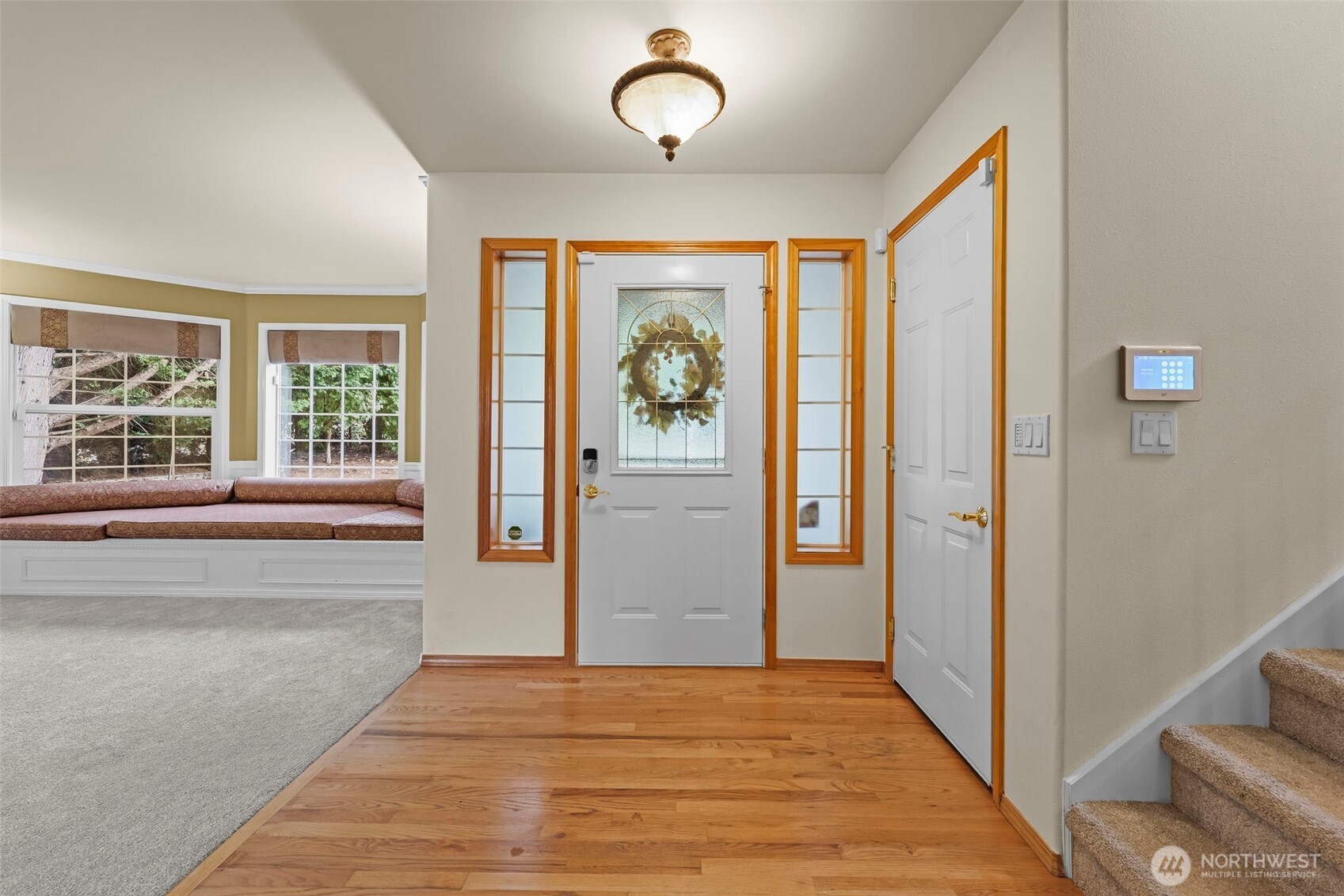 3918 Norpoint Way Property Photo 4