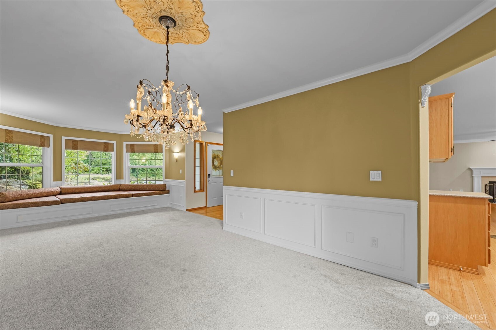 3918 Norpoint Way Property Photo 8