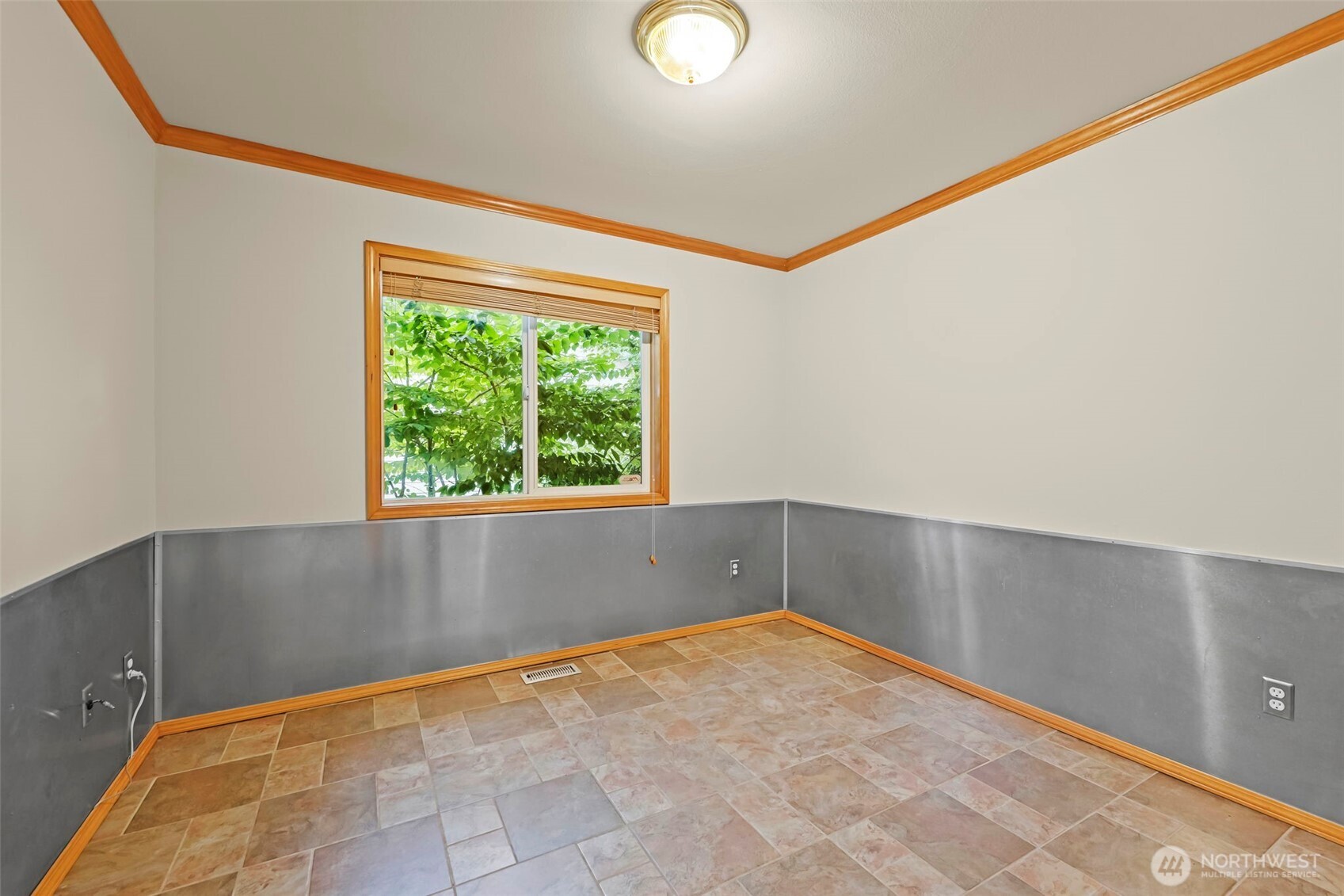 3918 Norpoint Way Property Photo 15