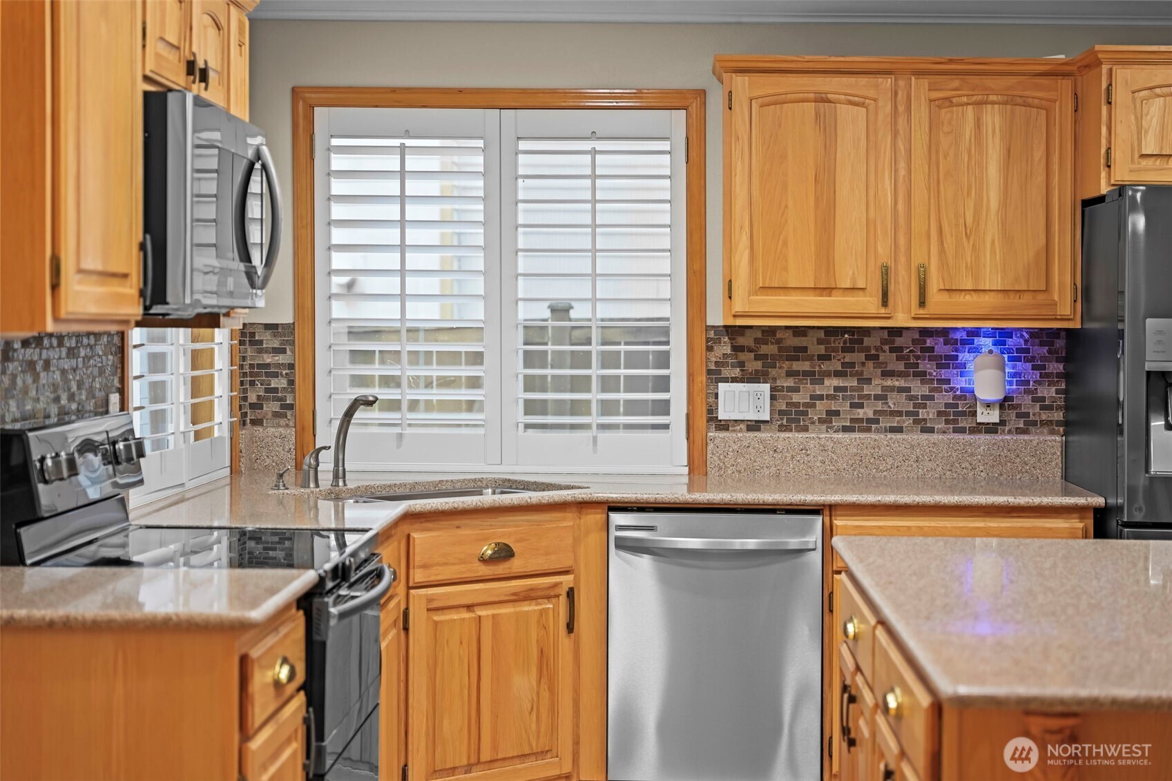 3918 Norpoint Way Property Photo 16