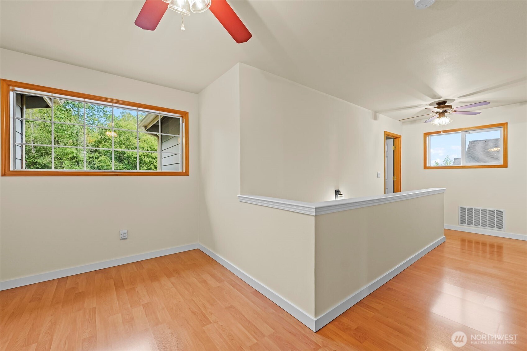 3918 Norpoint Way Property Photo 21