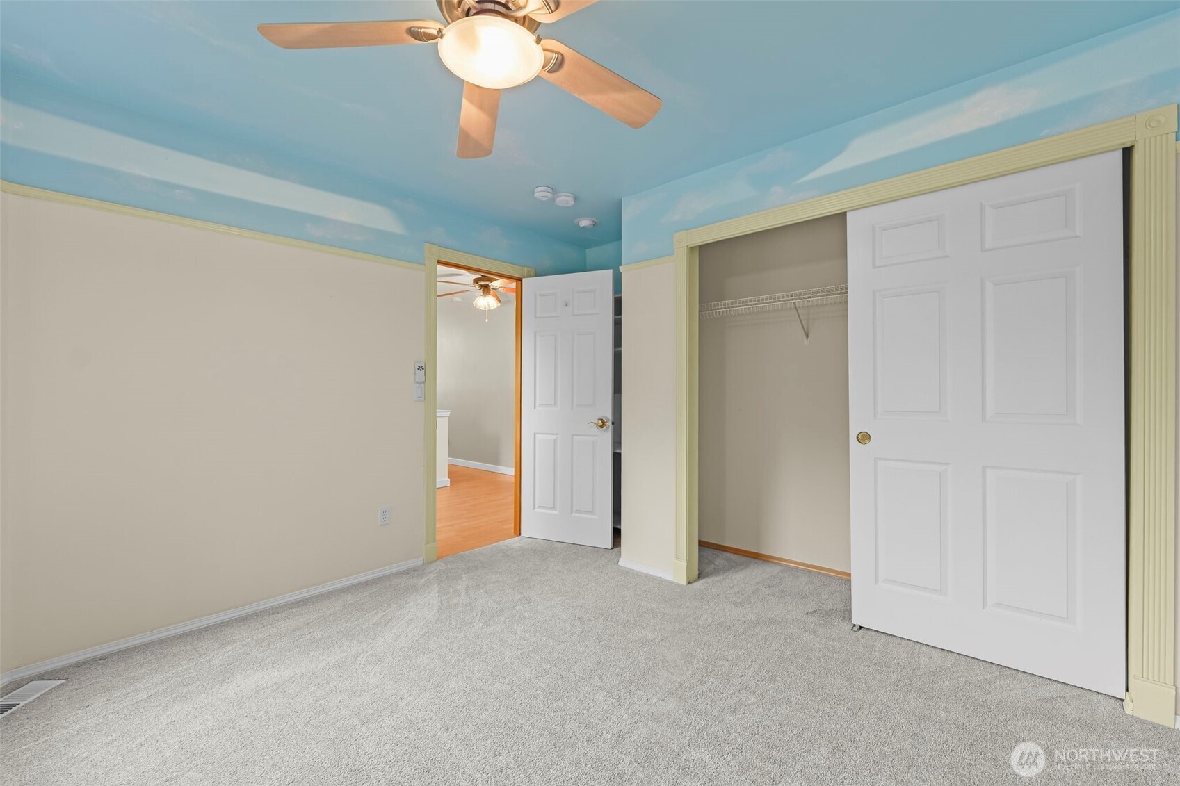 3918 Norpoint Way Property Photo 23