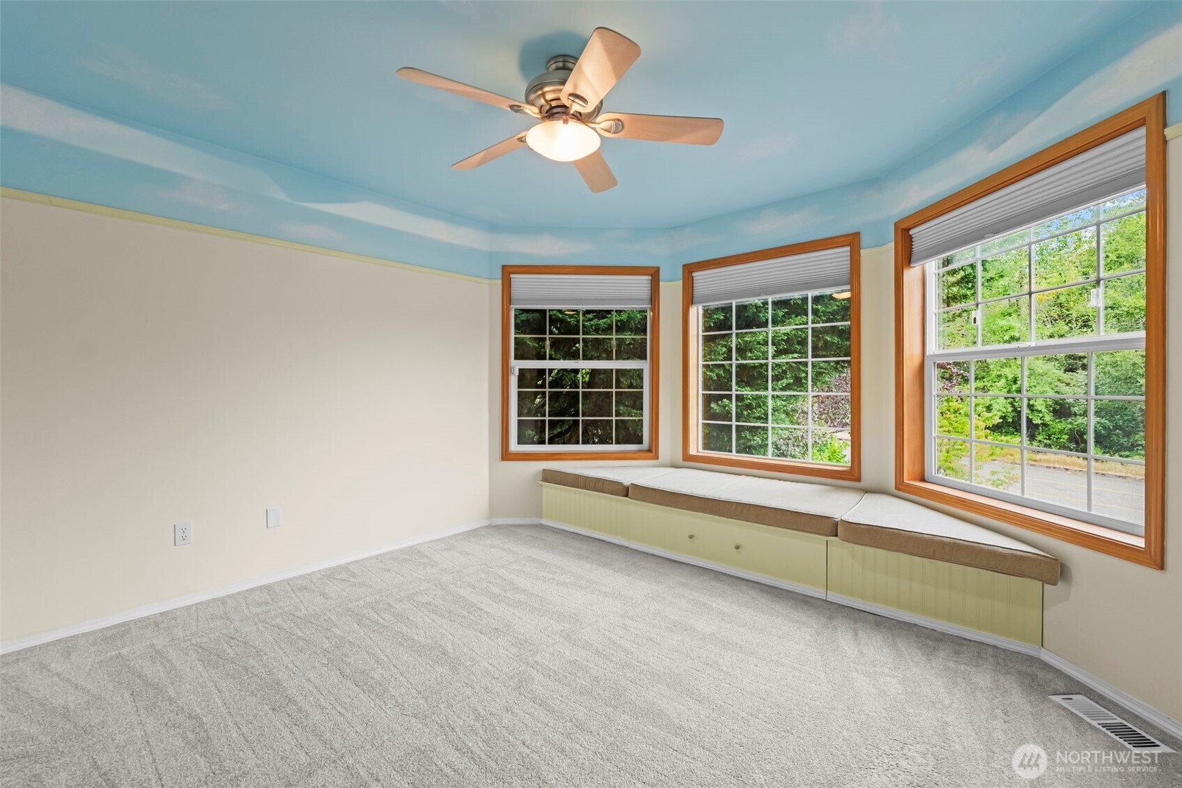 3918 Norpoint Way Property Photo 24