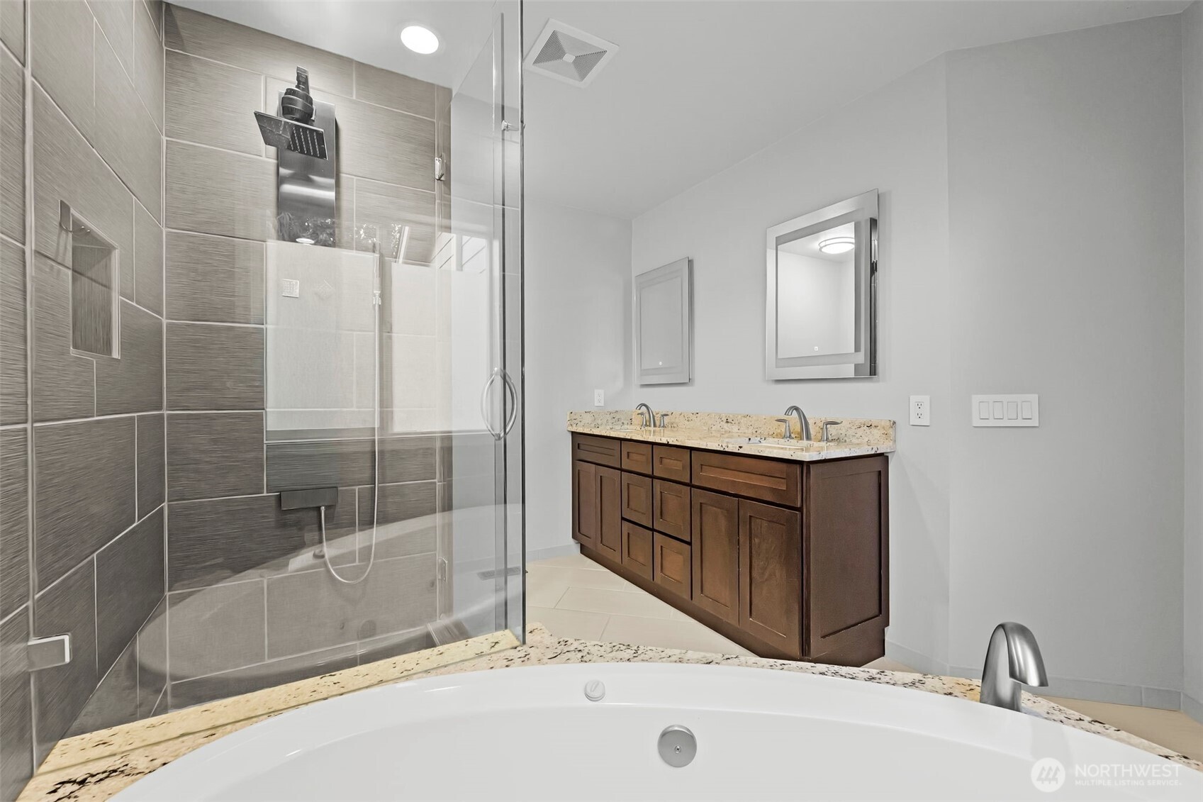 3918 Norpoint Way Property Photo 30