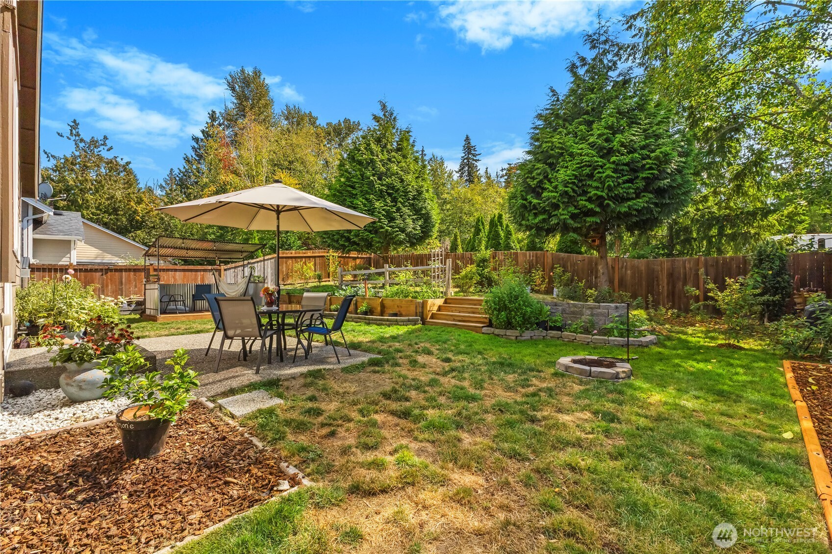 420 Barry Loop Property Photo 28