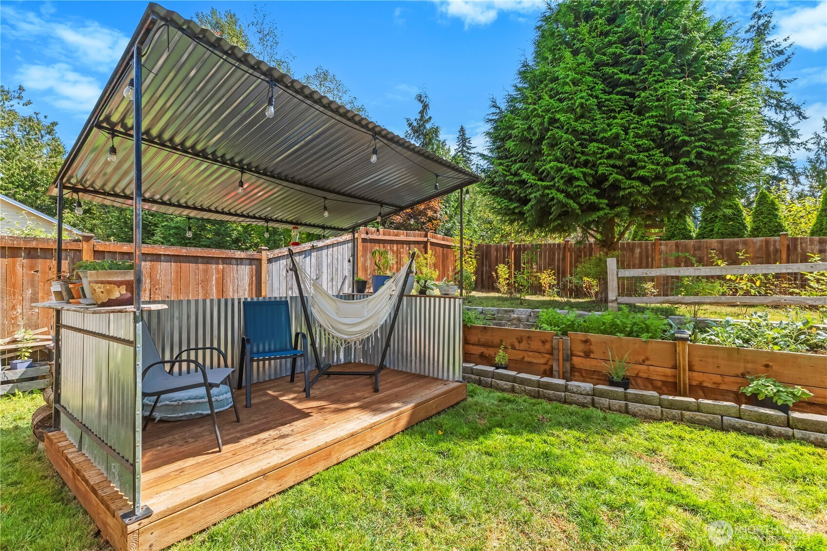 420 Barry Loop Property Photo 29
