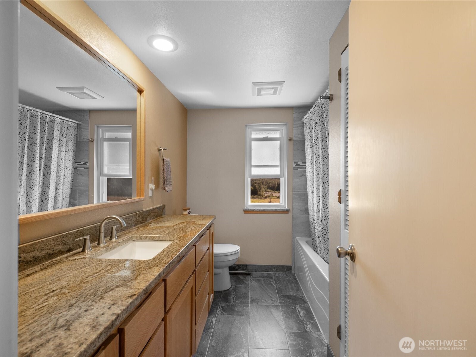 9330 Arlington Heights Rd Property Photo 11